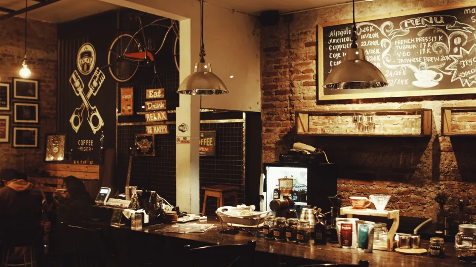 เปิดร้านเพราะอยากมีที่นั่งแบบนี้ในย่านนี้